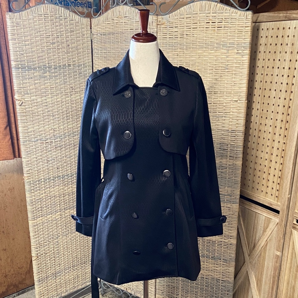 Luii Black Double-Breasted Trench Coat